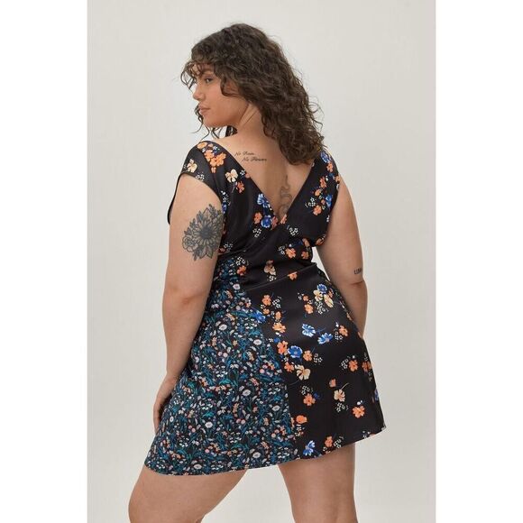 NWOT Nasty Gal Floral Print Satin V-Neck Mini Dress Plus Size US 22 - Picture 2 of 8